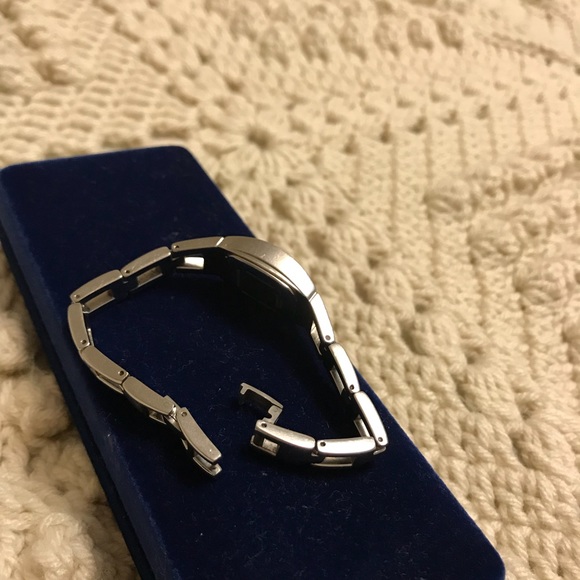 Watch - Picture 2 of 3